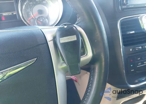 2016 Chrysler Town & Country Touring z USA, uszkodzony, nr VIN 2C4RC1BG3GR267843